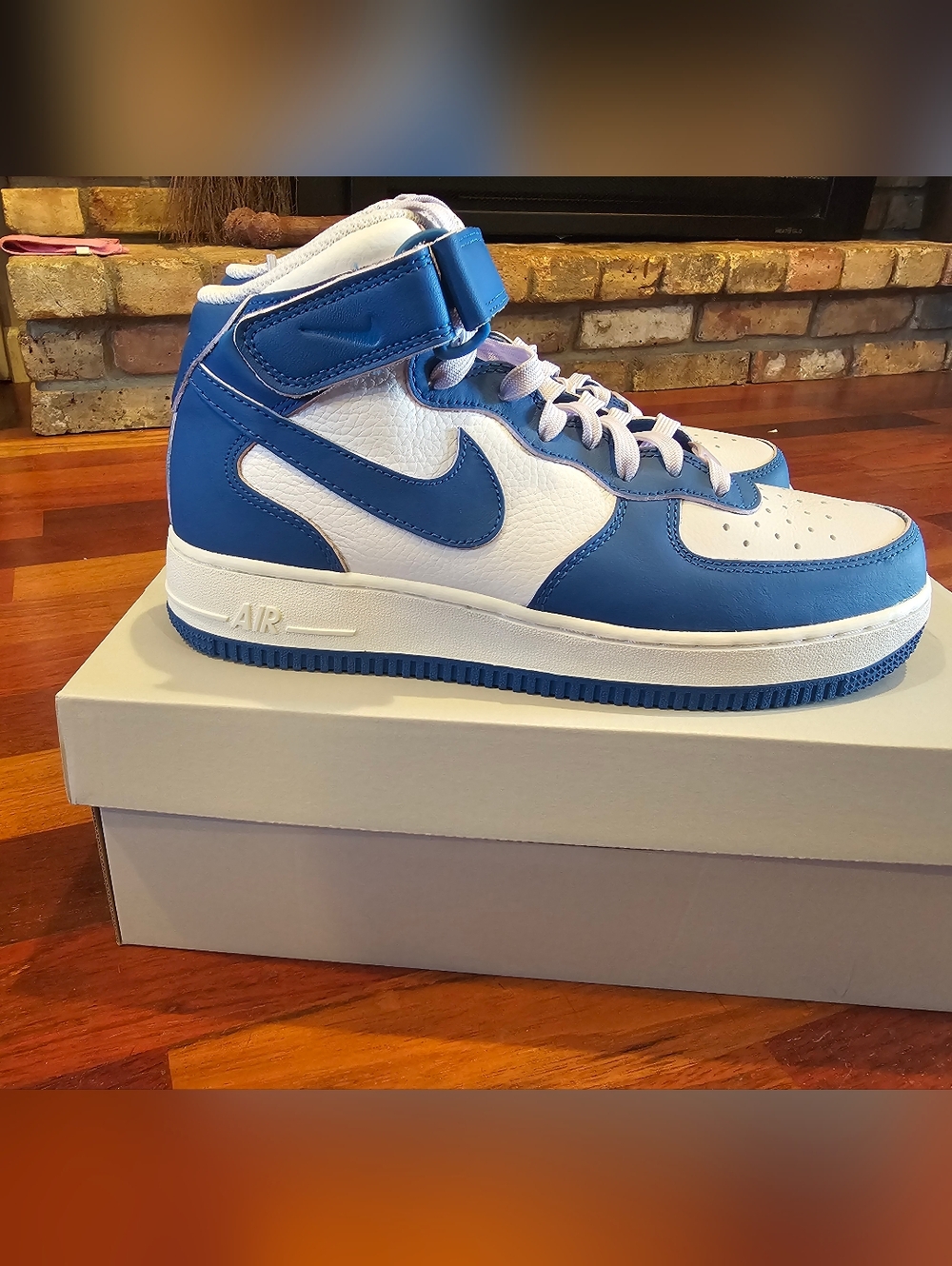 Wmn Nike Air Force 1 '07 Mid-Top Sneakers - White/ Military Blue-Sail-Doll Sz9